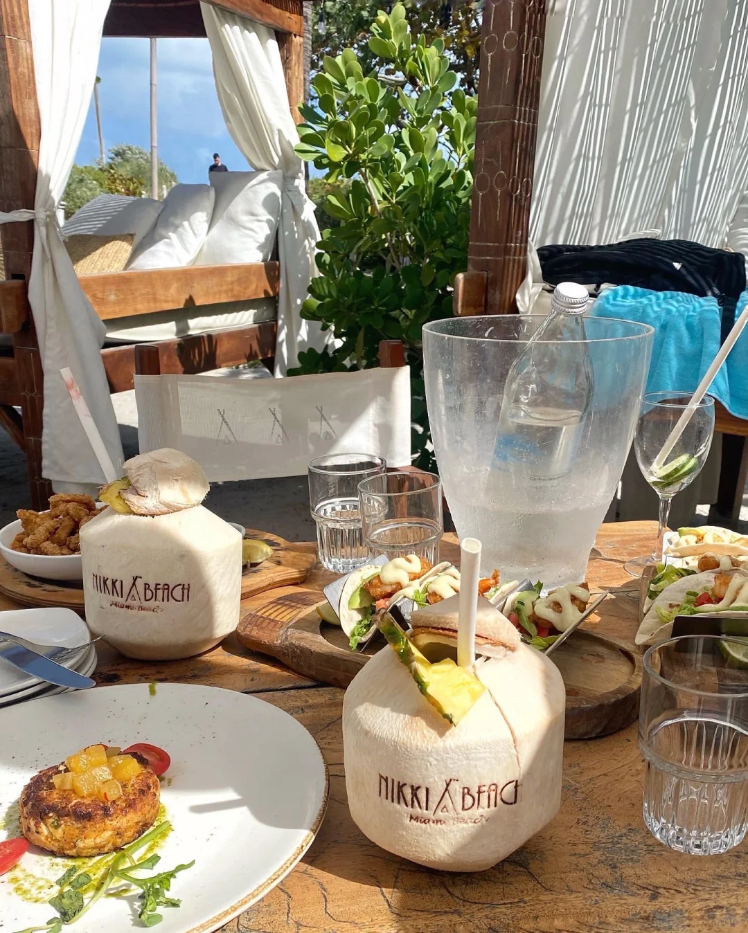 Vacation｜A Beachfront Restaurant in Miami Where You Can Lounge All Day