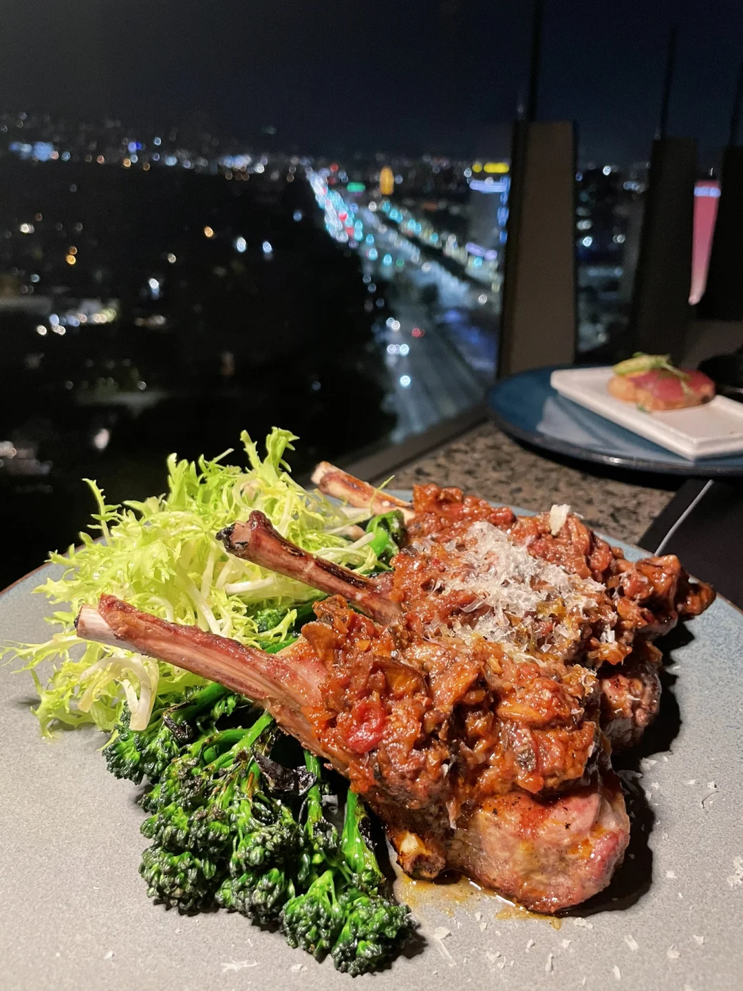 Beverly Hills Rooftop Bar & Restaurant in LA