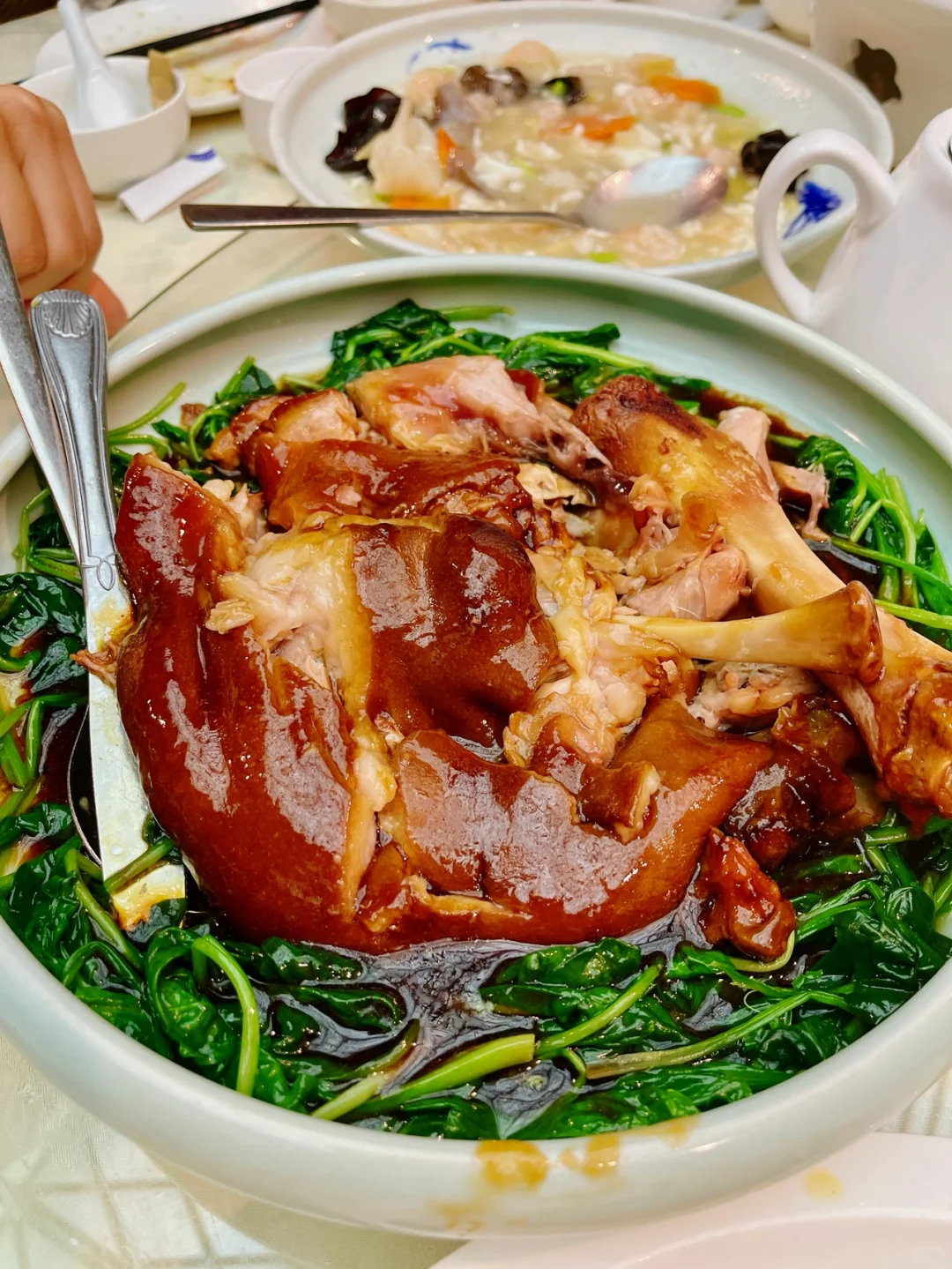 Los Angeles Eats 😍 Finger-Lickin' Good Candied Pork Knuckle, Who Could Resist?