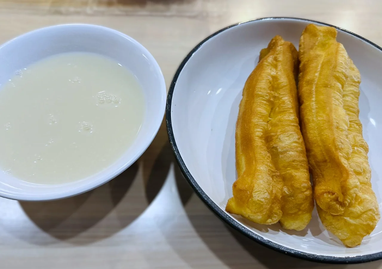 Got fried dough sticks and soy milk for breakfast!
