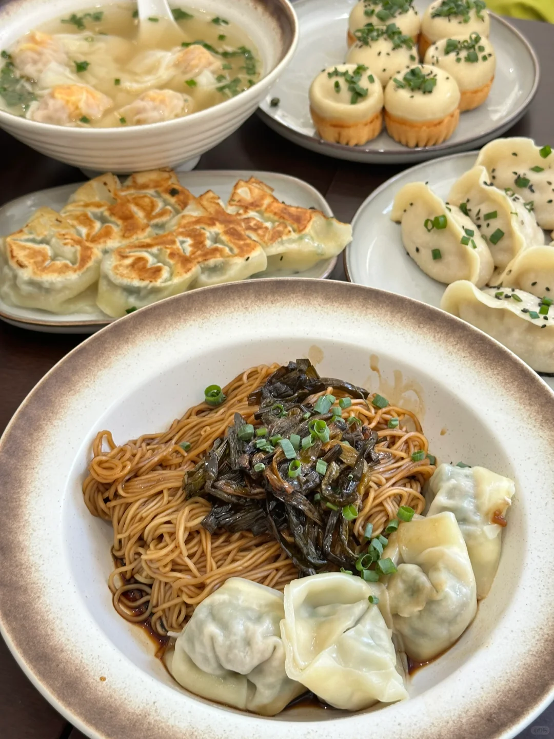 Grateful to my Tokyo homies for not leading me astray 😭 This bowl of green onion oil noodles brought me right back to China in an instant