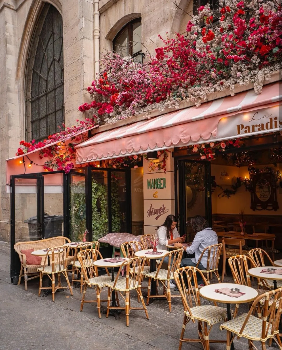 World's Café No.8: The Stunning Street Corner Coffee Spot