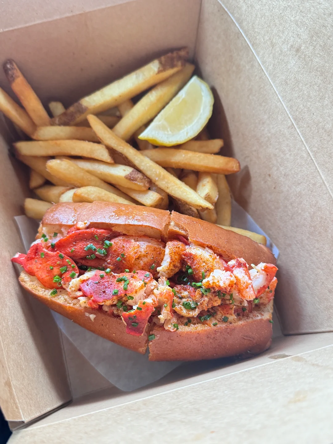 Seattle 🇺🇸 | This Lobster Roll 🦞 is Absolutely Incredible!