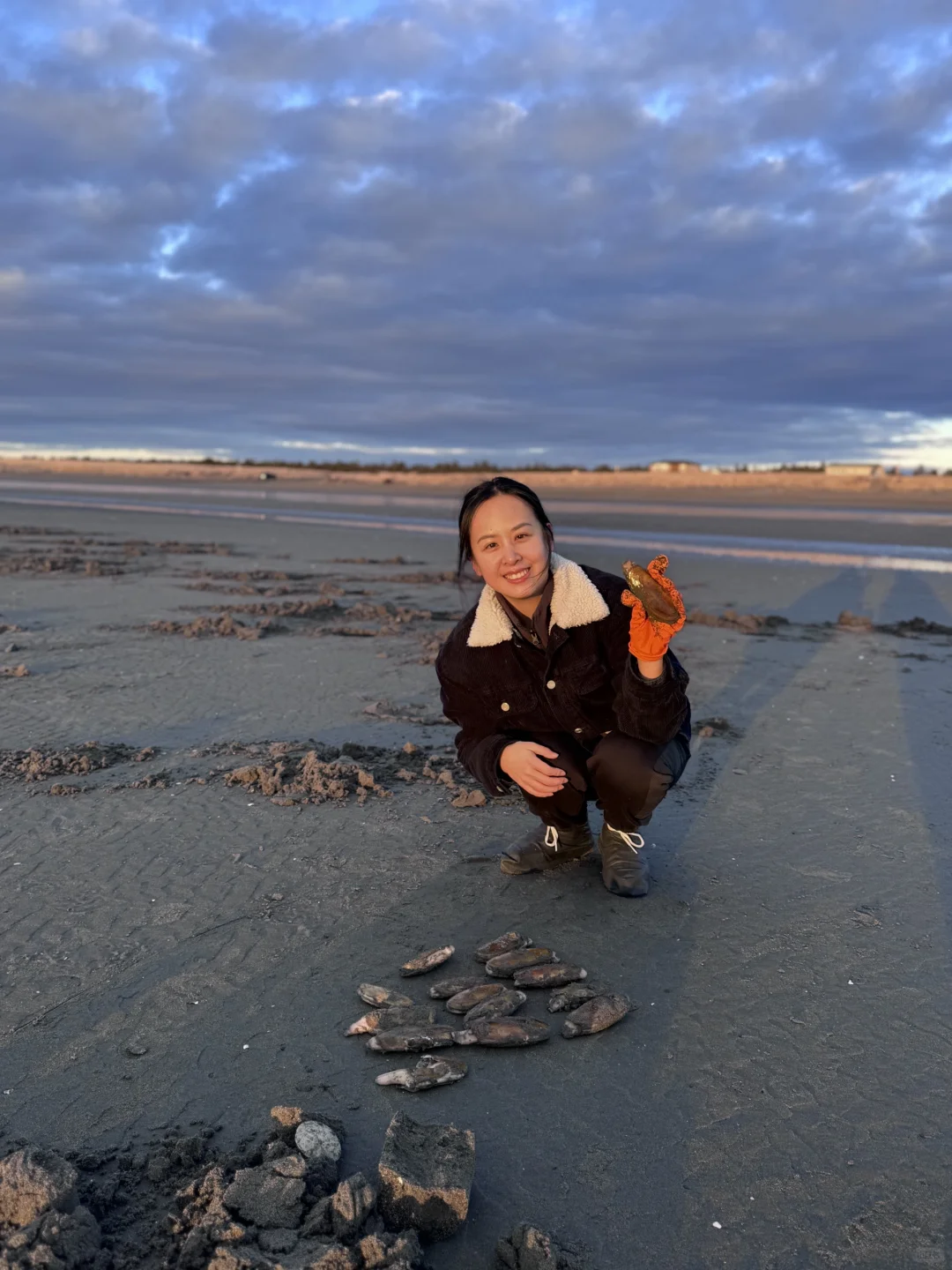Razor Clamming at Twin Harbors in Seattle
