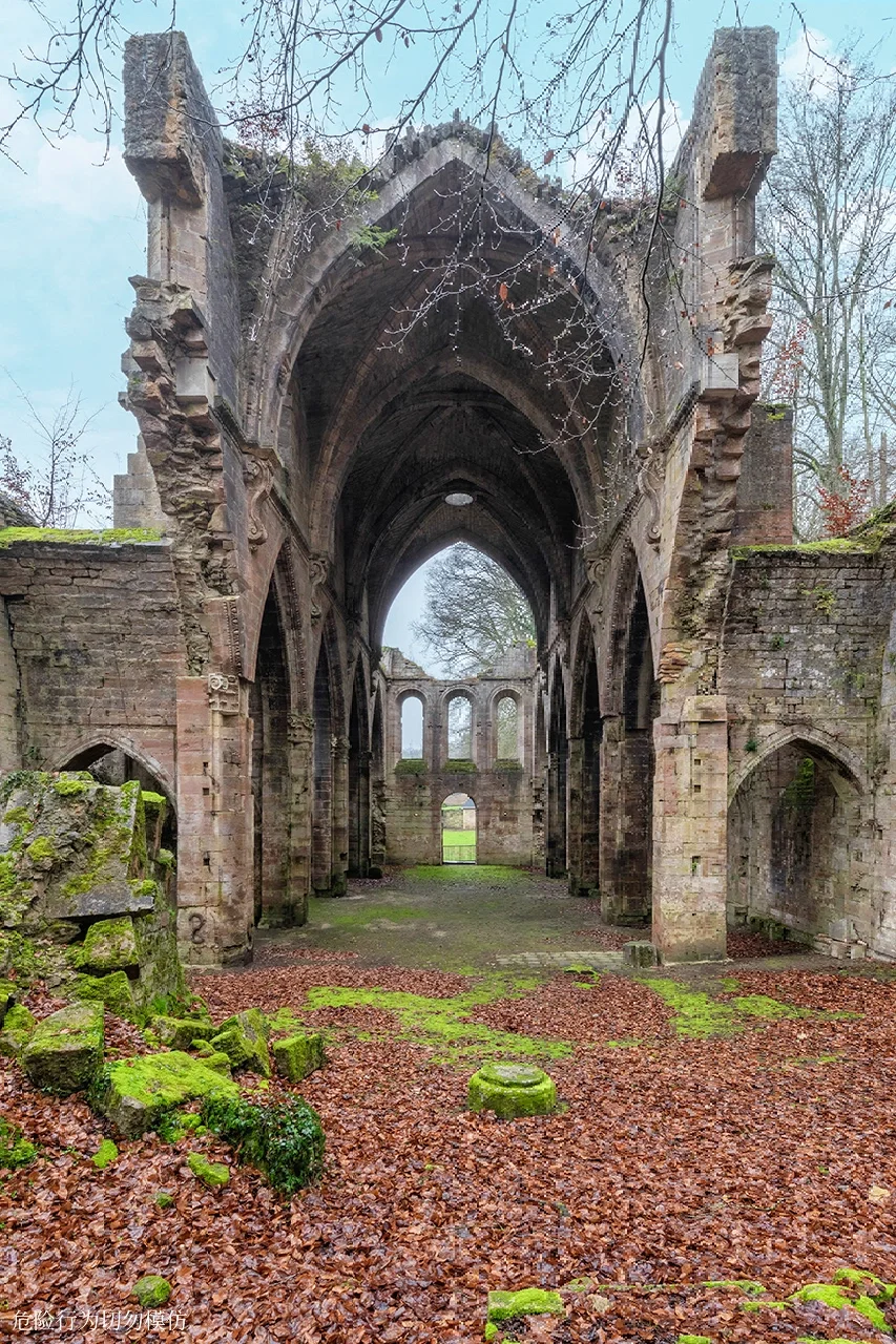 French Abbey Ruins | How Romantic It Would Be to Have a Wedding Here! ❗️
