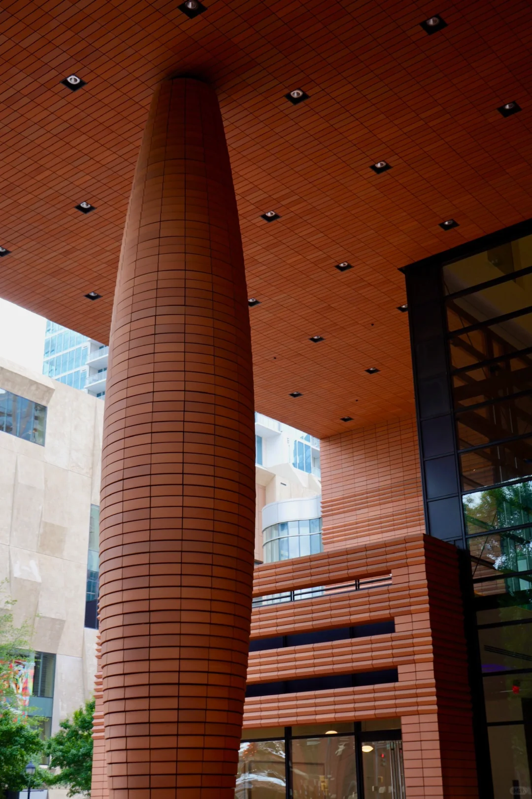 🇺🇸 Car-Free Travel Guide to Charlotte, North Carolina & Columbia, South Carolina