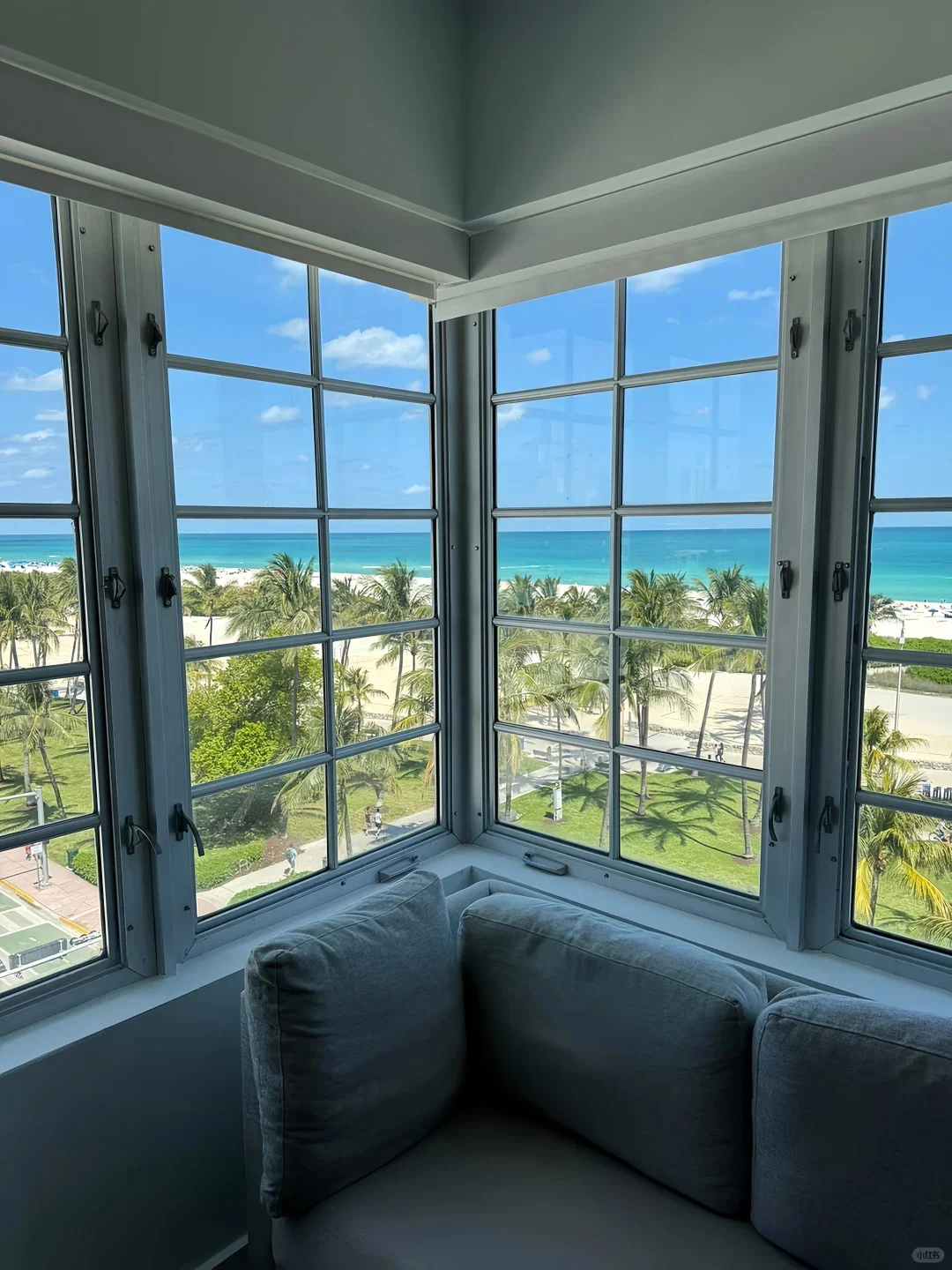 No one's talking about this Miami hotel! It's cheap and super comfy!