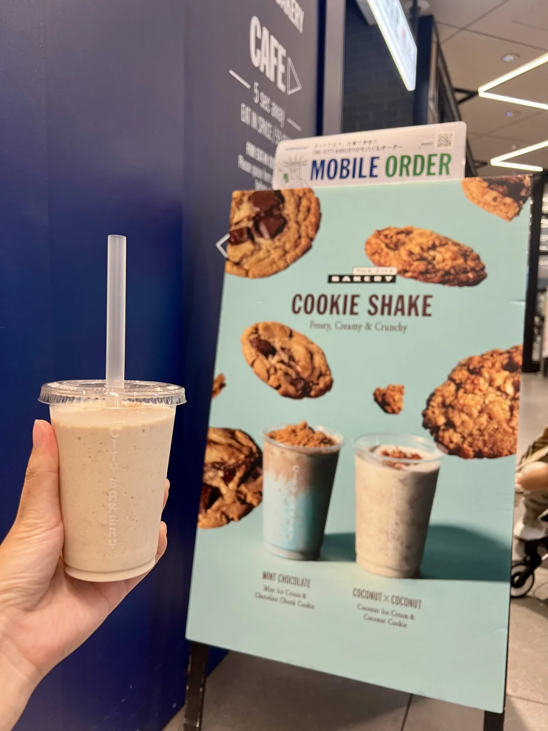 🇯🇵 Found Another Awesome Coconut Smoothie Spot 🥥