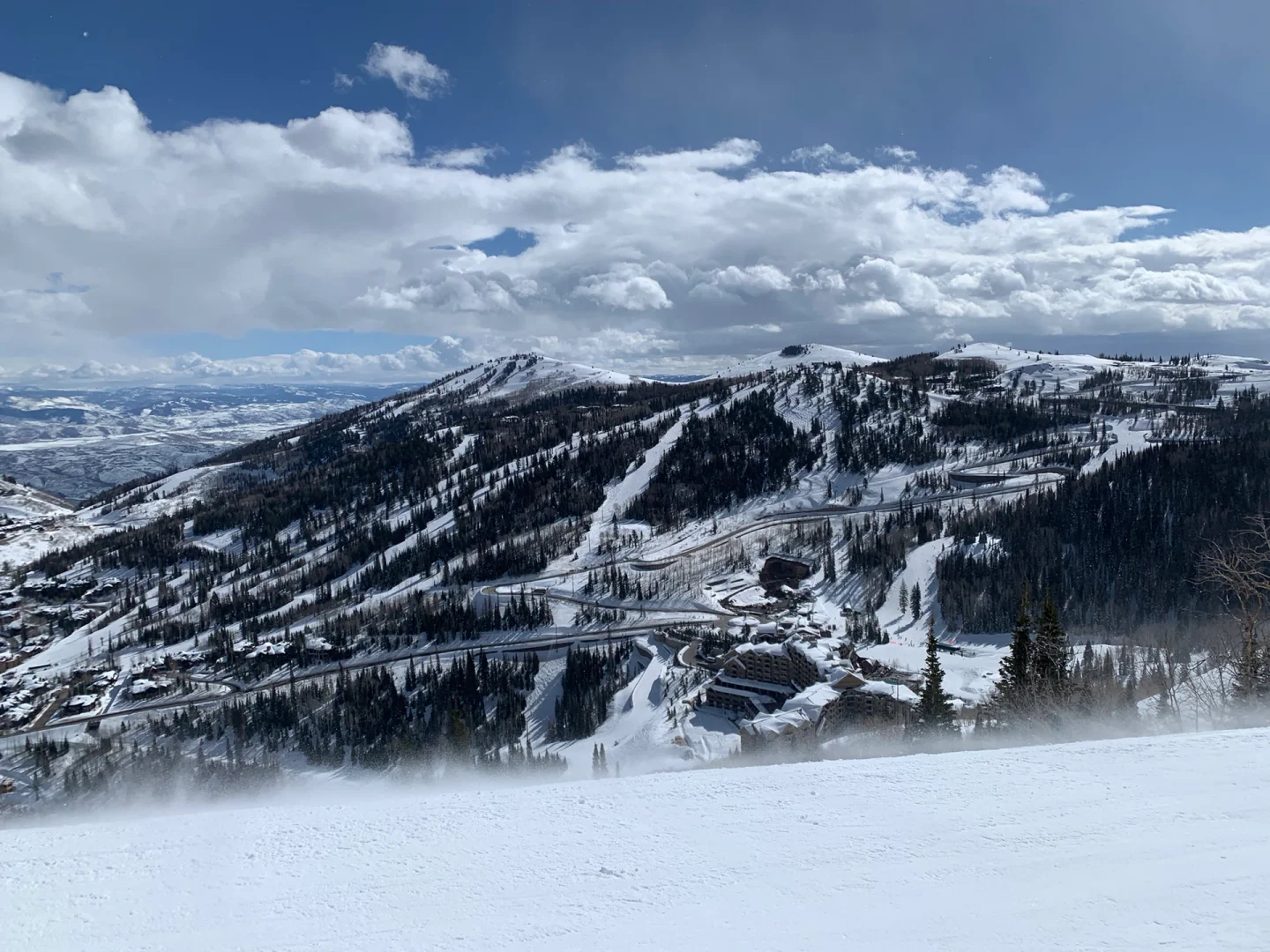 Deer Valley Skiing Experience in Salt Lake City: A Double-Plank Adventure