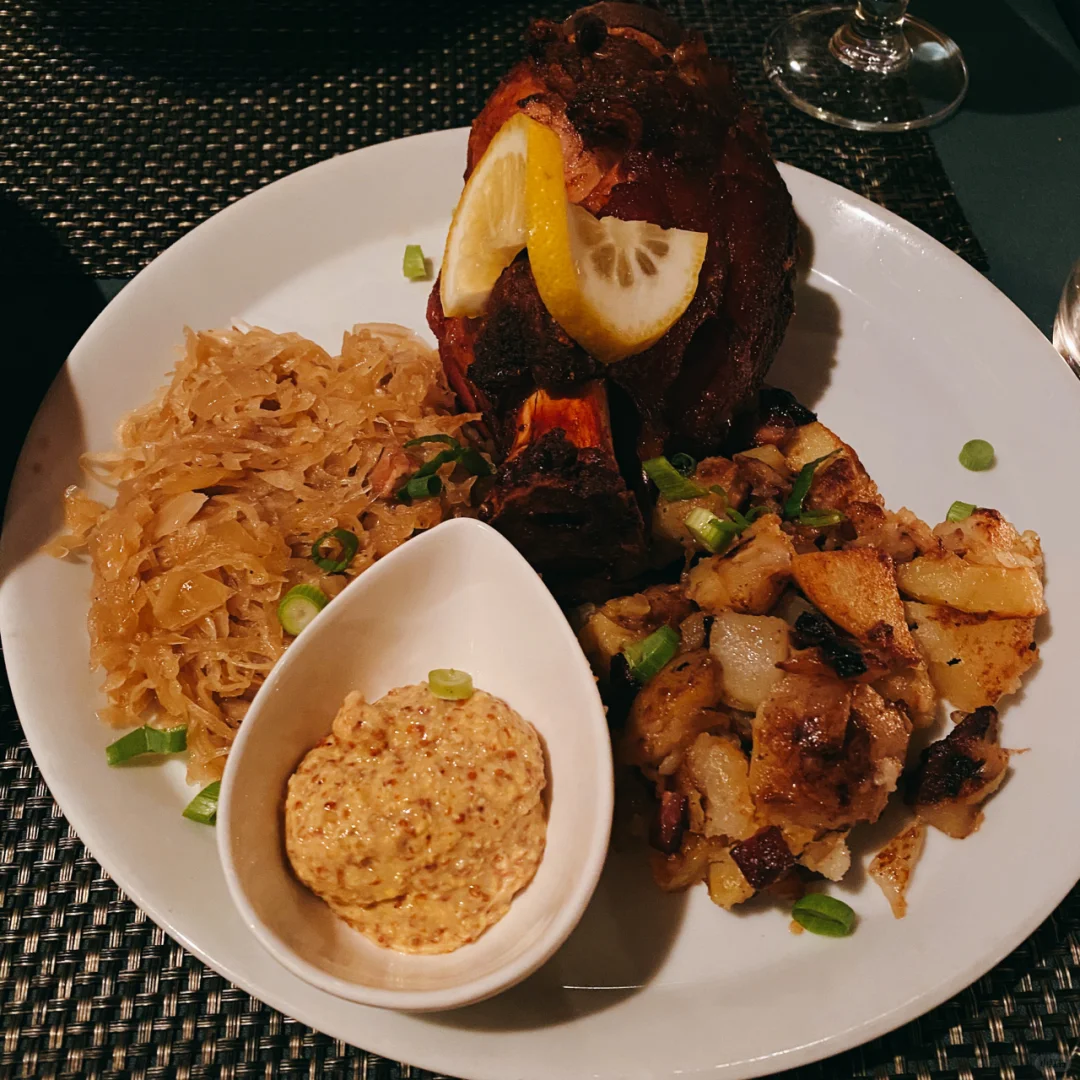 Give North Vancouver's Ultra-Authentic German Cuisine a Go 🇩🇪｜VAN Foodie Adventures