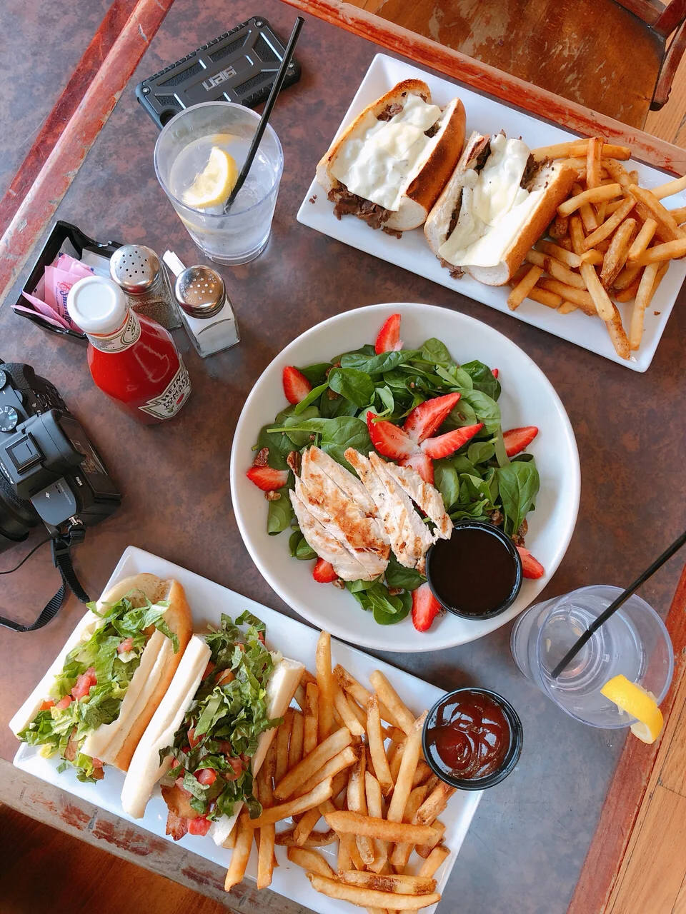 Philadelphia Food Exploration | A Charming, Quaint Cafe: New Deck Tavern