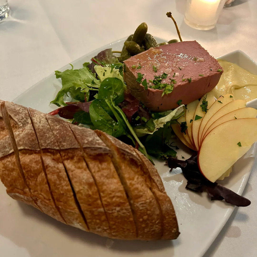 Seattle | Top-Tier French Cuisine Hidden in Pike Place Market 🐌🥖