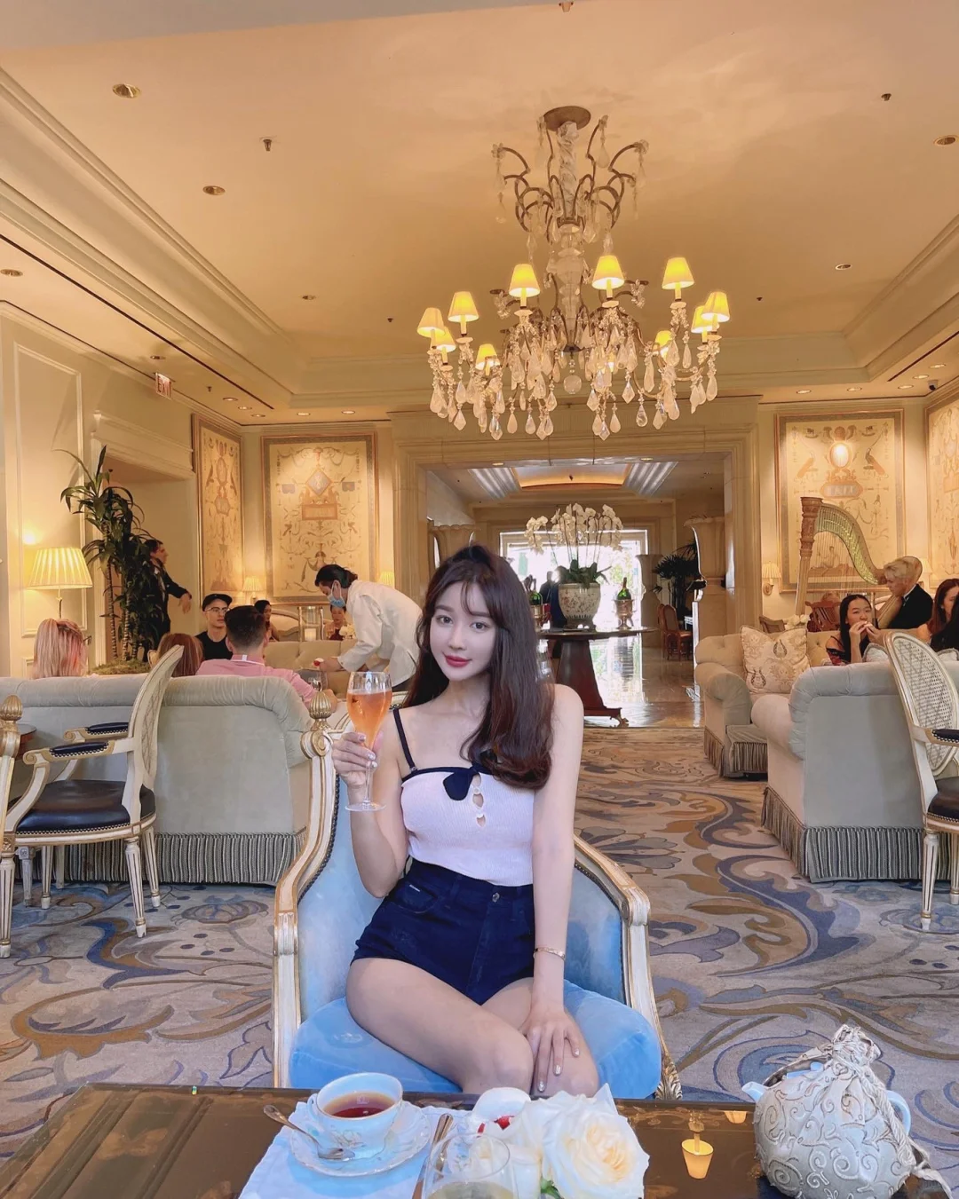 Afternoon Tea in Beverly Hills, LA ☕️ The Living Room🍹