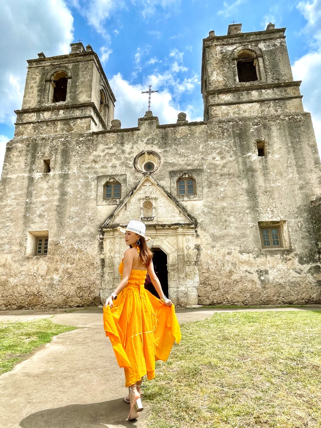The Most Beautiful Fairyland on Earth | Complete Travel Guide to San Antonio, Texas 🧡