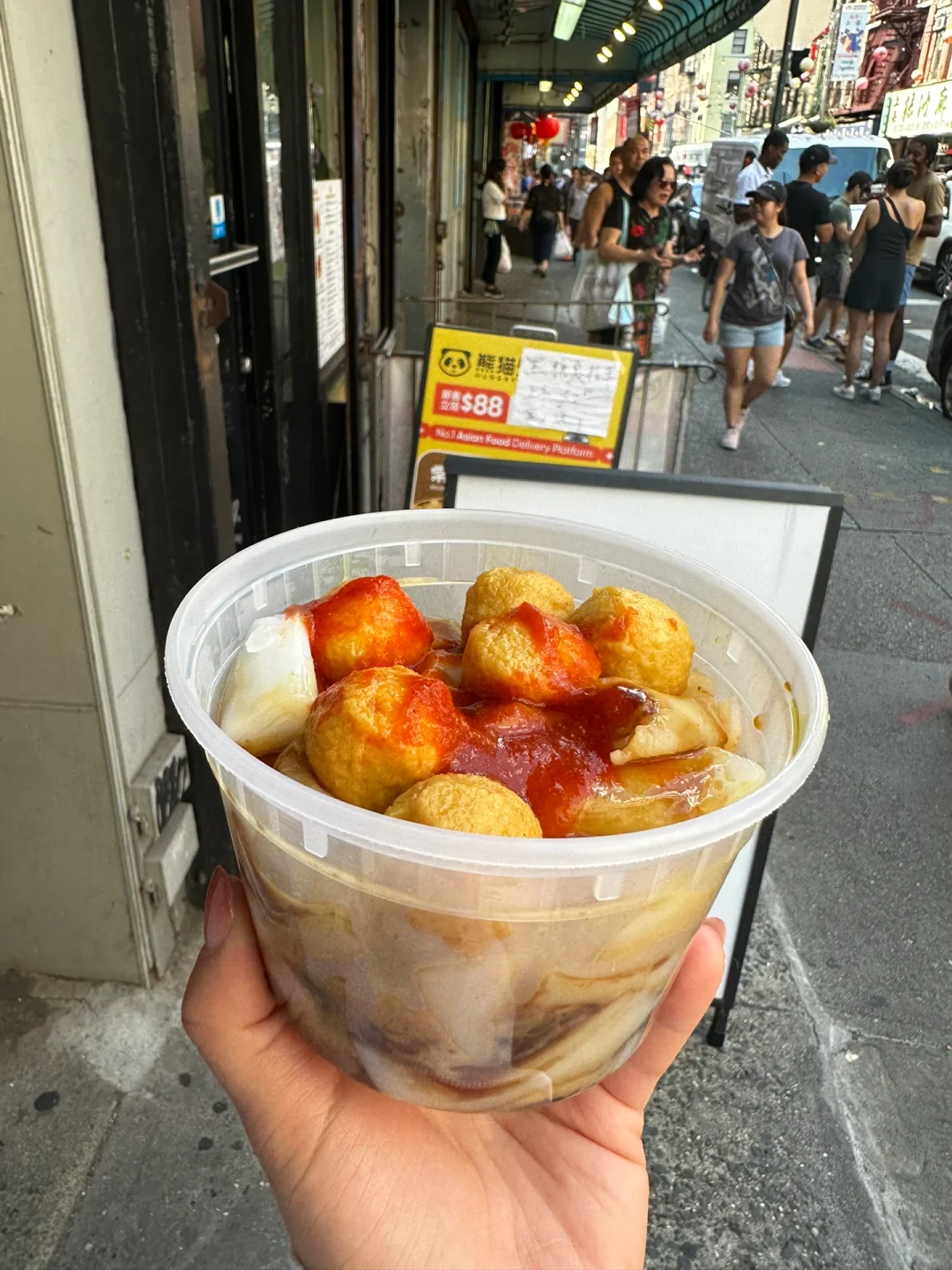 New York | Who Knew Chinatown Had $6 Cantonese Mixed Sauce Rice Rolls?! 😱