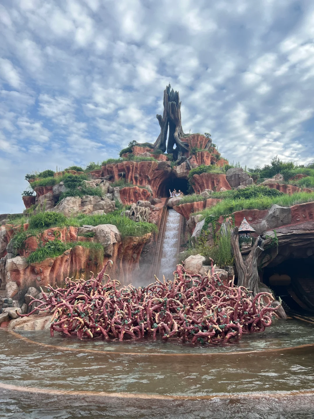 Tokyo Disneyland: A Deep Dive into the Rides (Part 1)