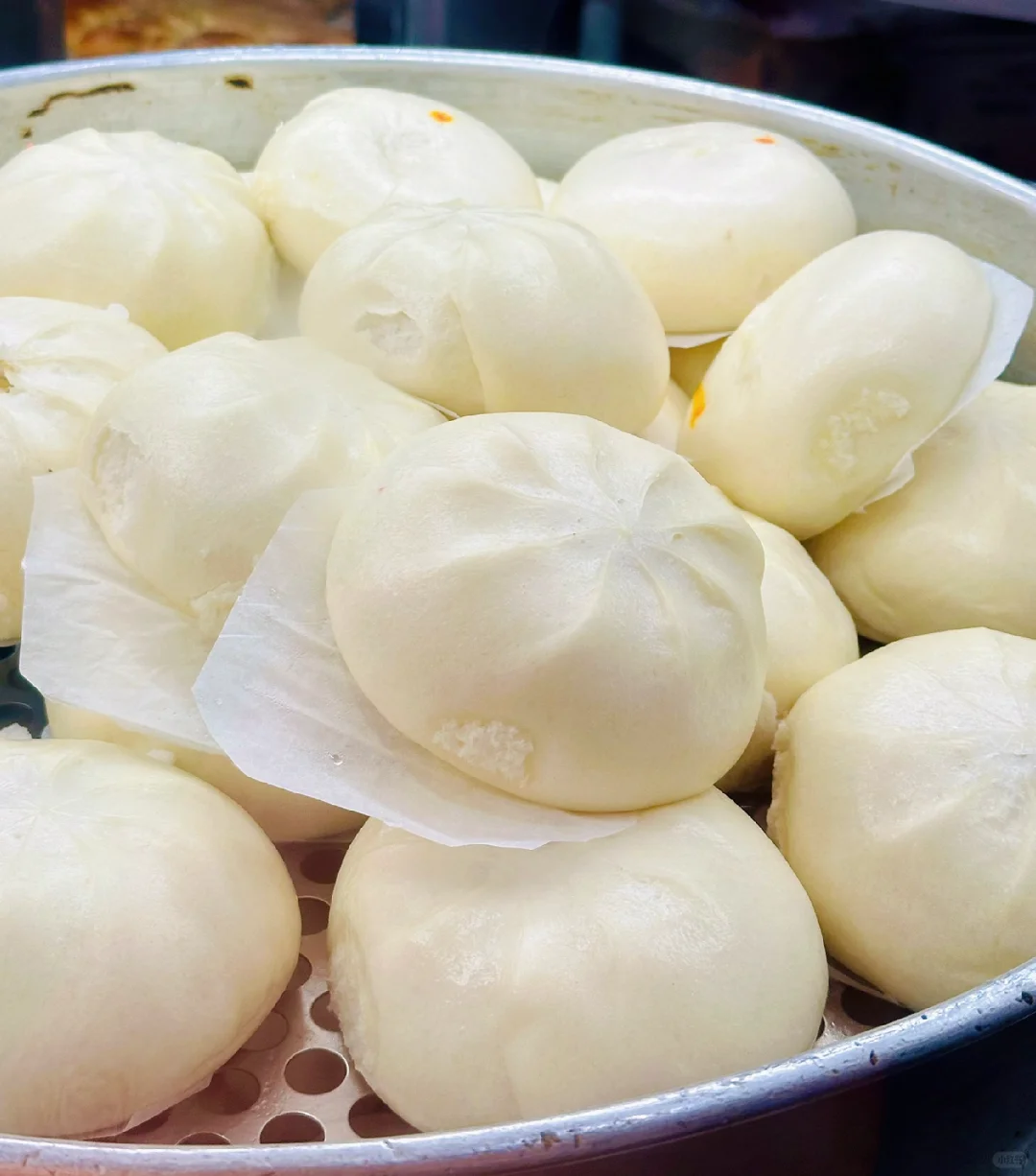 Finally Tried the Famous Hip-Shaking Big Buns at San Francisco's Ho Won Kok!