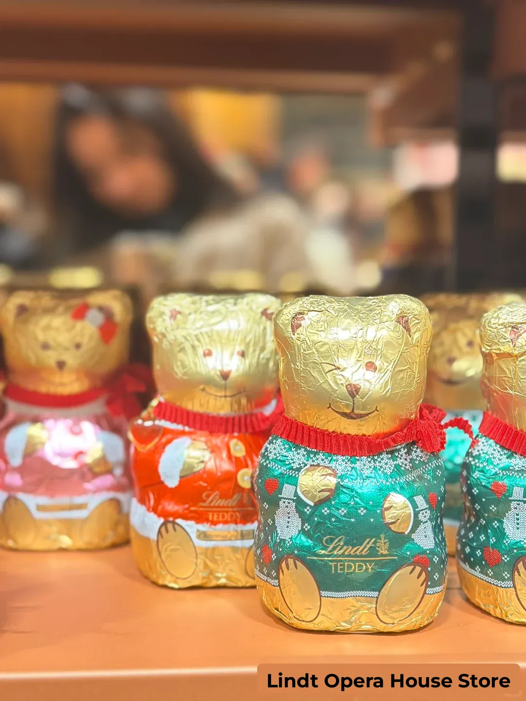 What Paris Loves Most Isn't Romance, It's Diodes | Nighttime Stroll Route