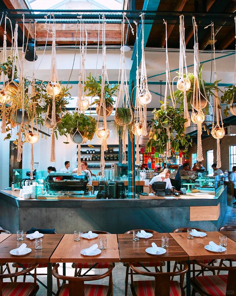 Chicago | A Greek 🇬🇷 Restaurant That’s Both Instagram-Worthy and Delicious!