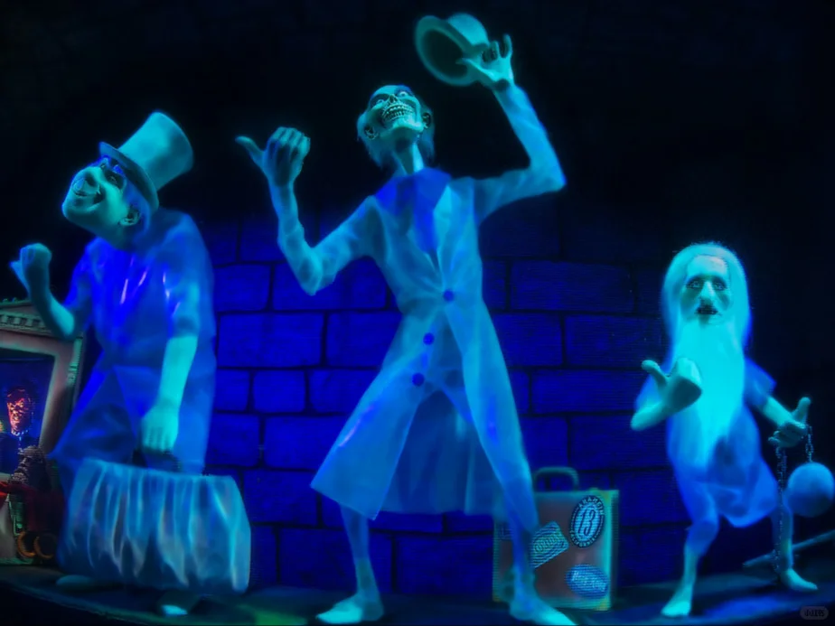 Orlando Disney's Most Thrilling Haunted Mansion? First-Person Experience