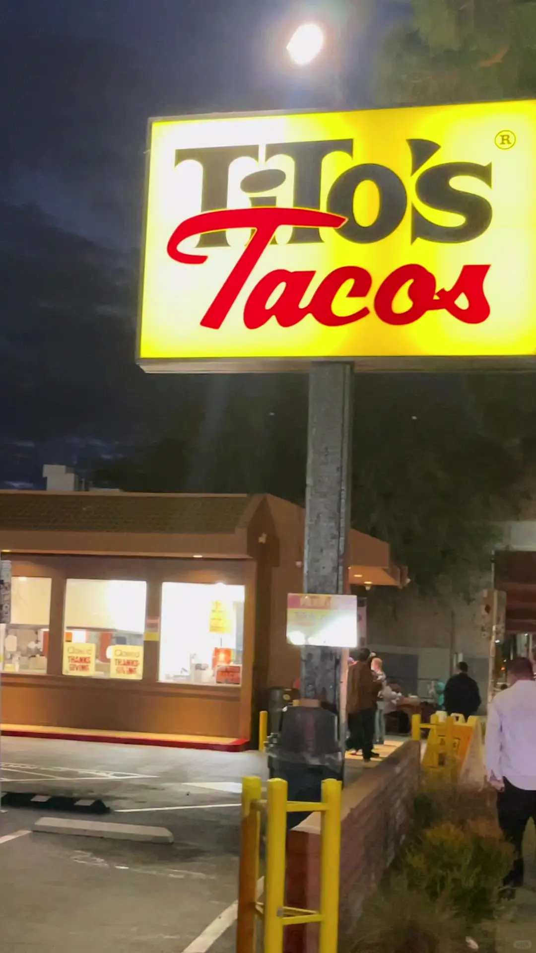 "Discovering Authentic Mexican Street Food in Los Angeles at Unbeatable Prices"