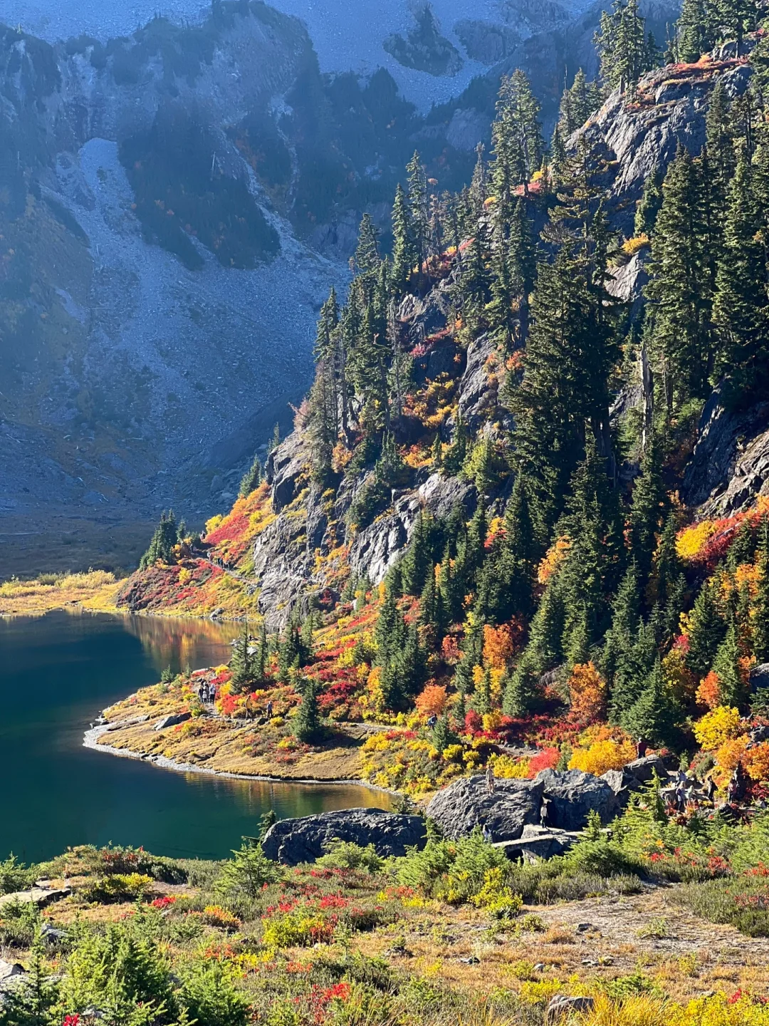 The Mountains and Rivers Have Fallen into Autumn, Catching the Season's Most Stunning Hues 🍁🍂🧡