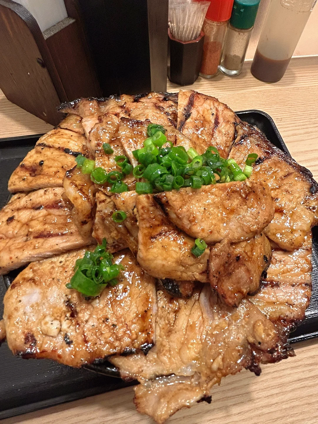 Osaka Eats | 1000 Yen Charcoal-Grilled Pork Bowl is a Flavor Bomb!