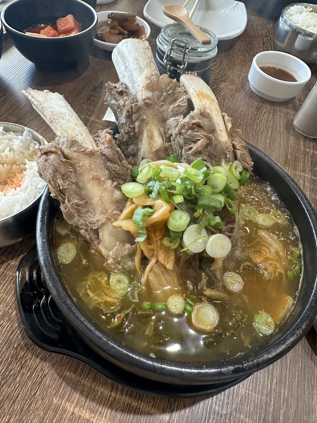 A Cozy Little Spot Serving Heartwarming Beef Bone Soup in Chicago's North Suburbs!