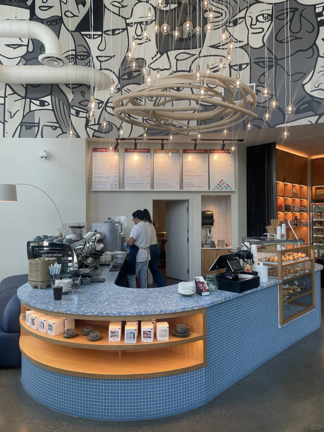 Seattle's SLU's Newly Opened Chic Café 😻