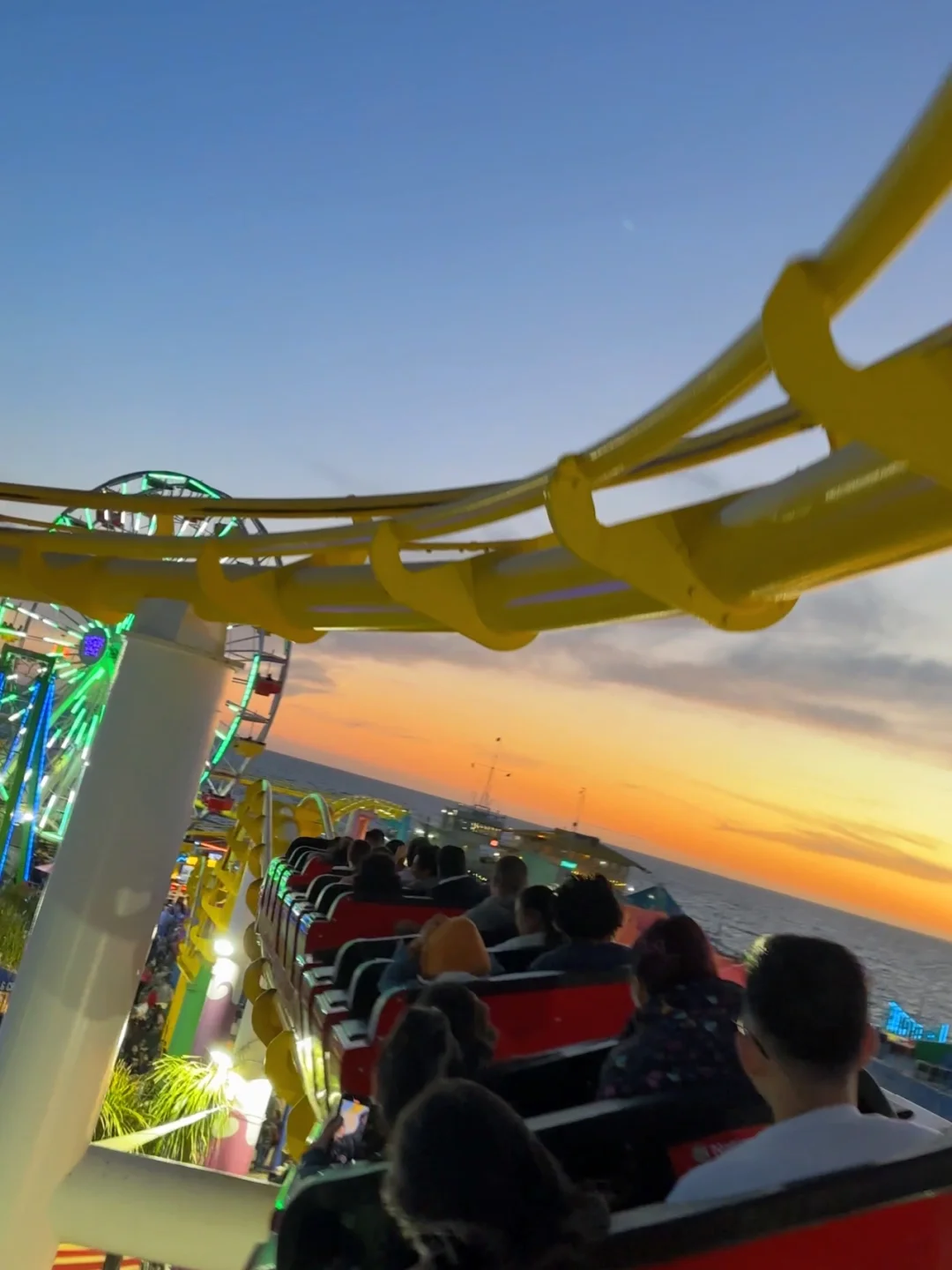 Los Angeles 🌴 My turn at last for the Santa Monica sunset joyride