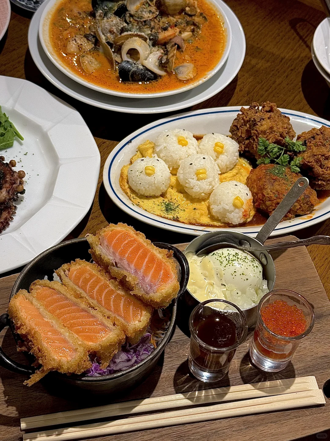 🇯🇵 Who else gets it?! The salmon donburi at Yoyogi is so good, you'll want to lick the bowl clean!