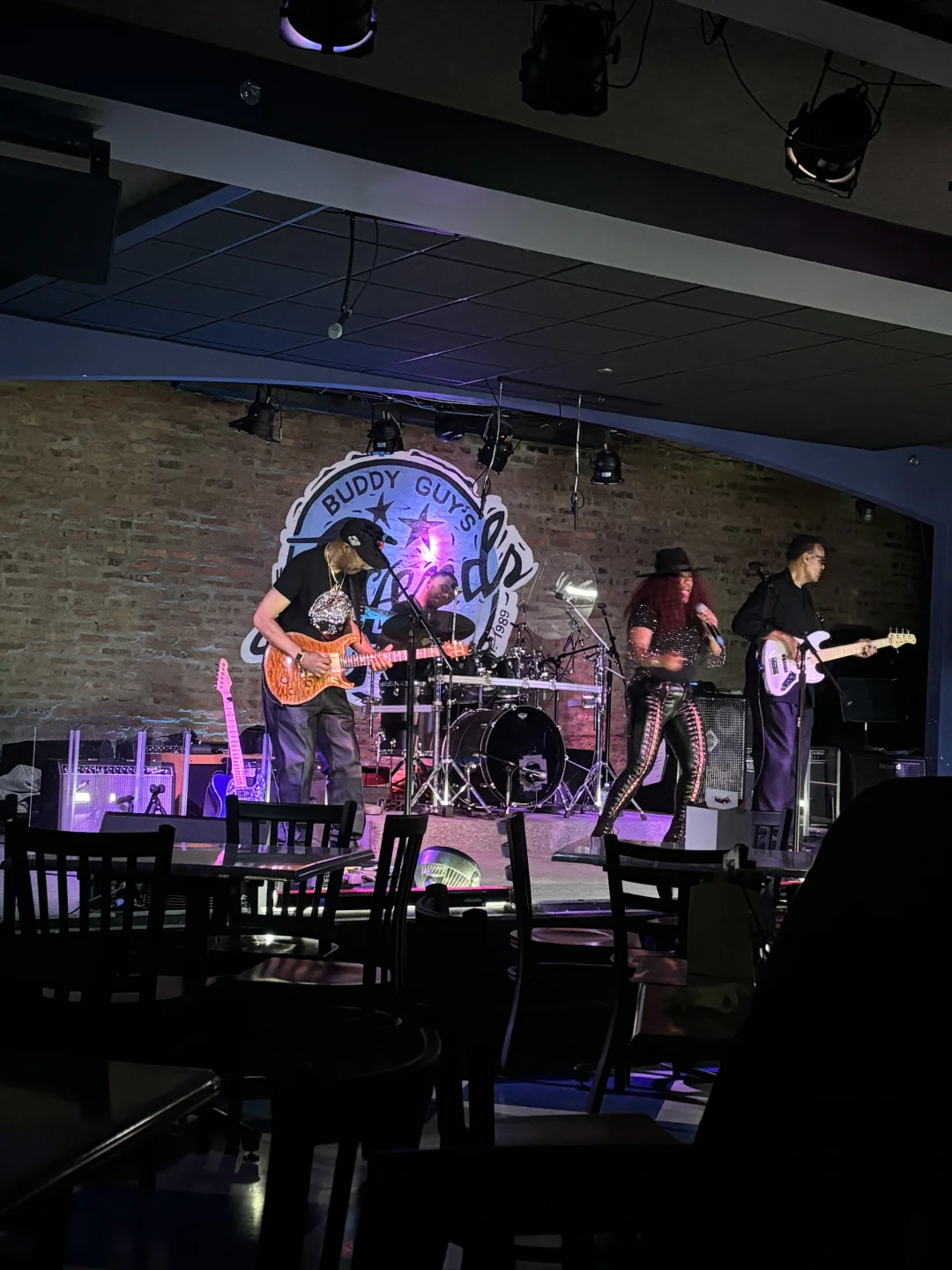 Chicago Blues Bar: A Night of Soulful Blues