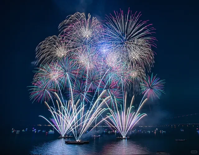 Who Knew Japan Still Has Beach Fireworks in November!