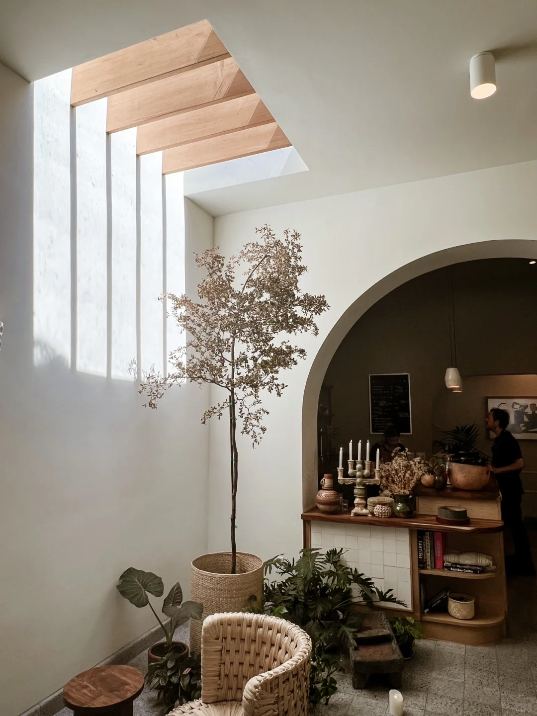 Even in the South Bay of SF Bay Area, you can find such a beautiful café 🩶