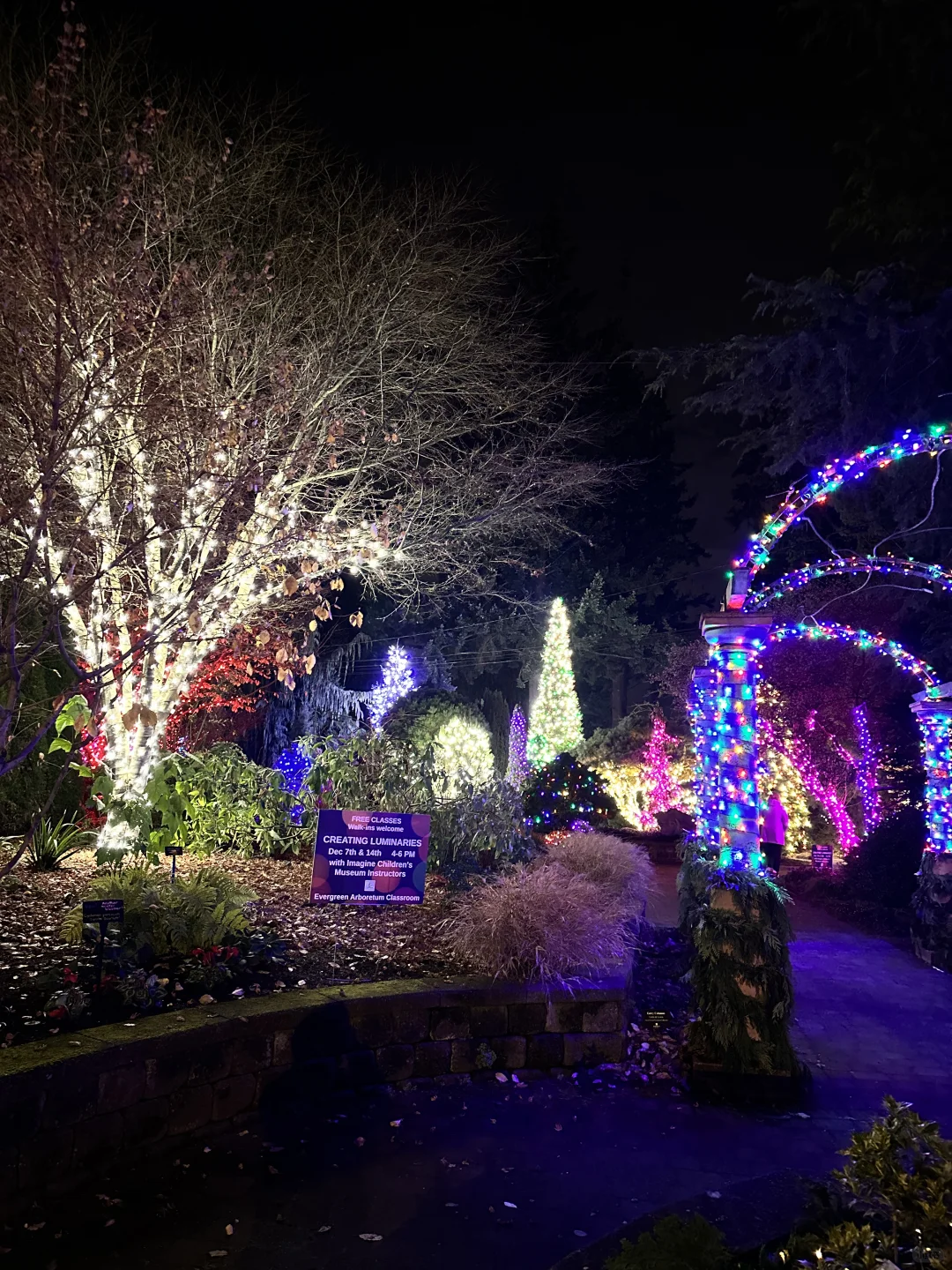 "Seattle Outdoor Light Viewing - Evergreen Botanical Garden Light Show"