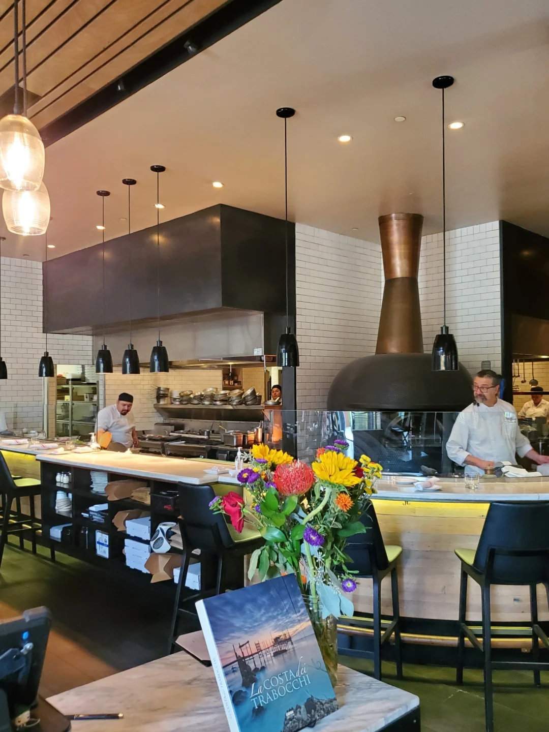 "The food at this Italian restaurant in the Bay Area is absolutely delicious 😋😋"