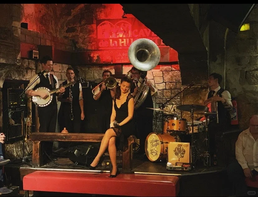 How to Choose the Best Live Music Venues for Paris Nightlife?