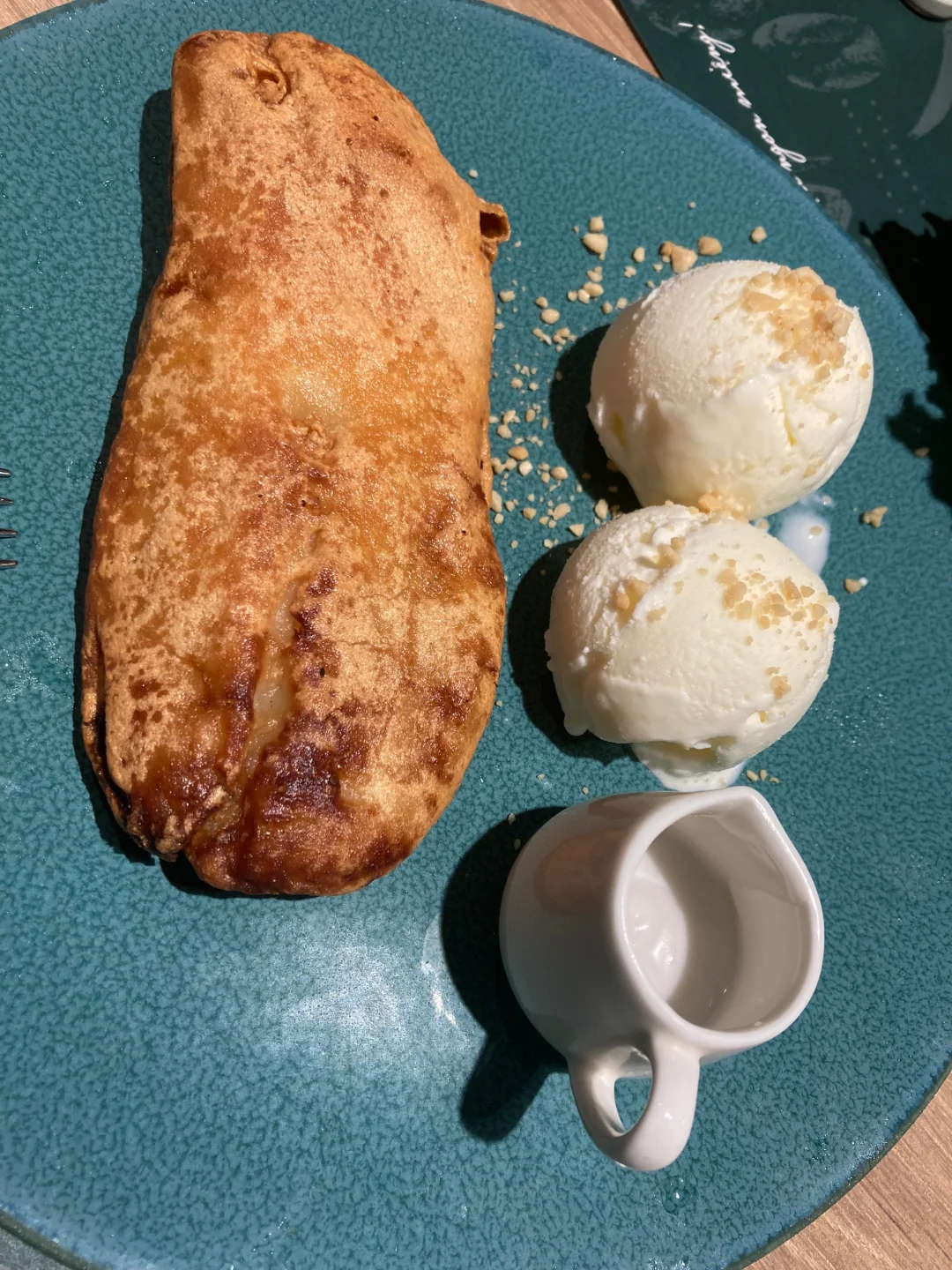 Finally had coconut ice cream + fried bananas in Tokyo! 🥰