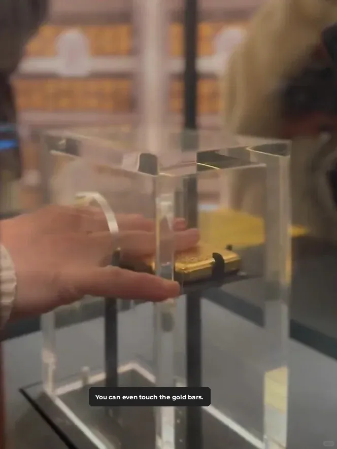 Old Money Tales: Paris' "Museum of Economics"