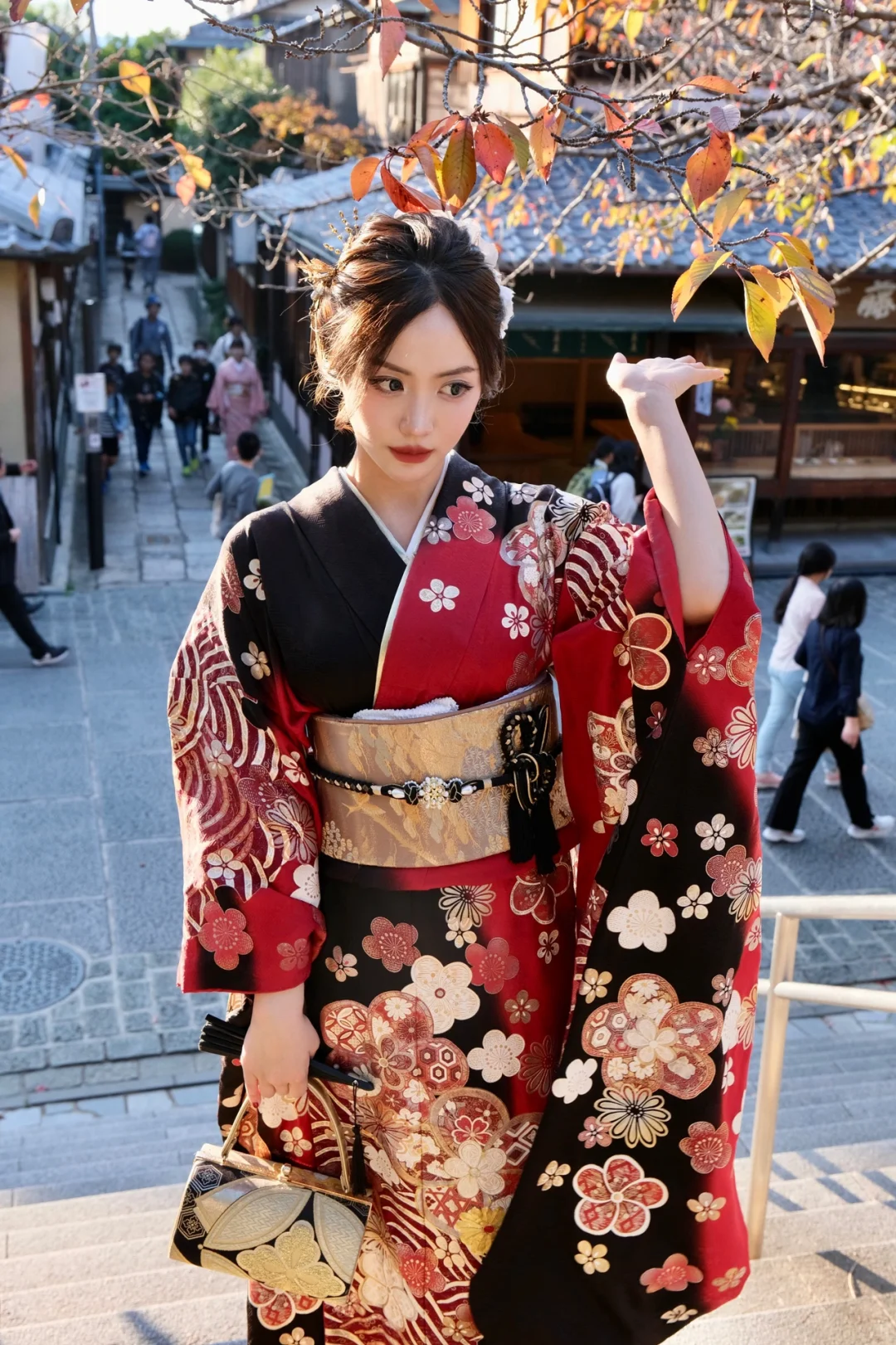 Kyoto Kimono 👘 Furisode is Way Prettier Than a Bathrobe