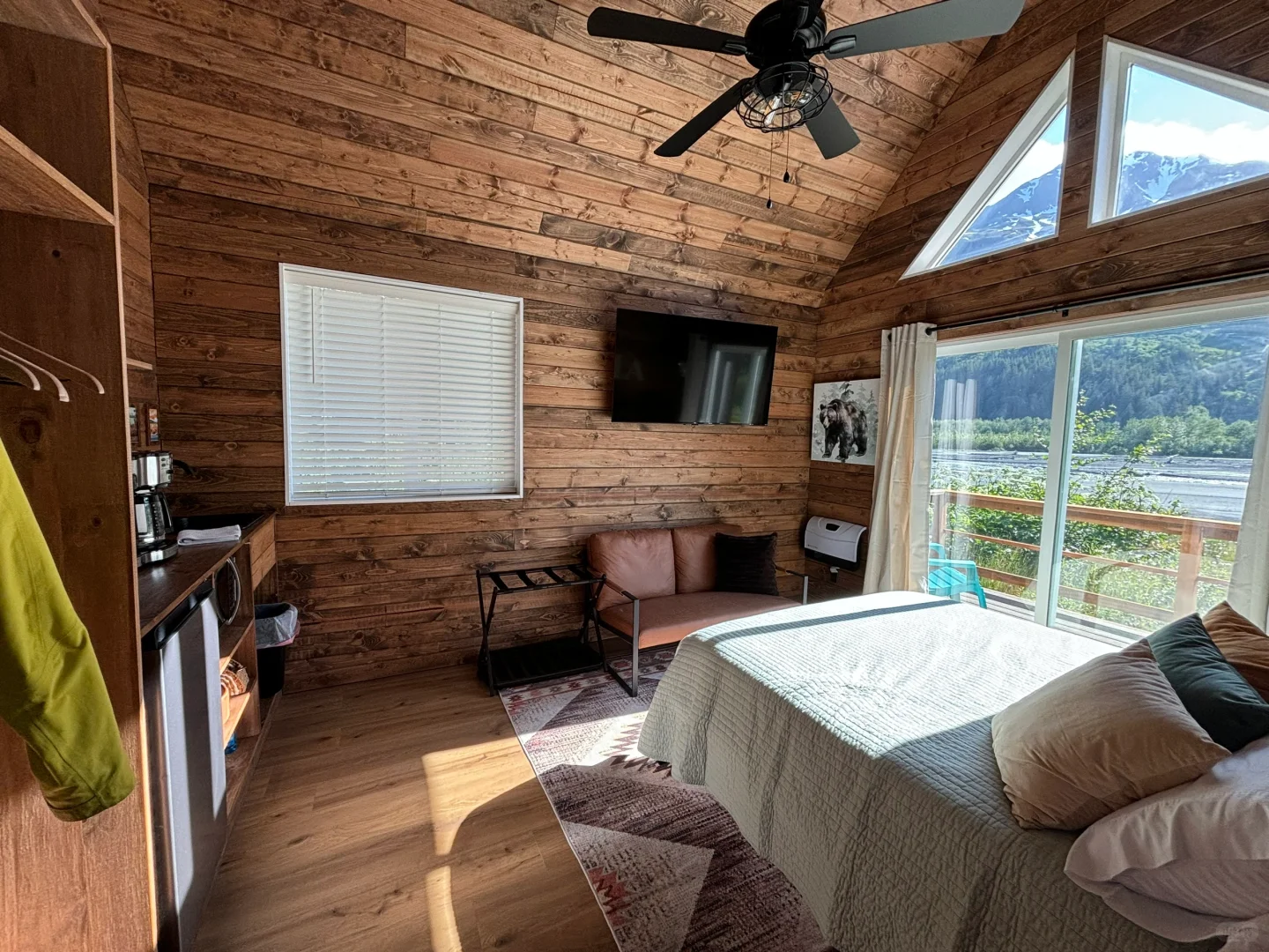 Something Adventurous | Alaska: Food & Lodging Edition