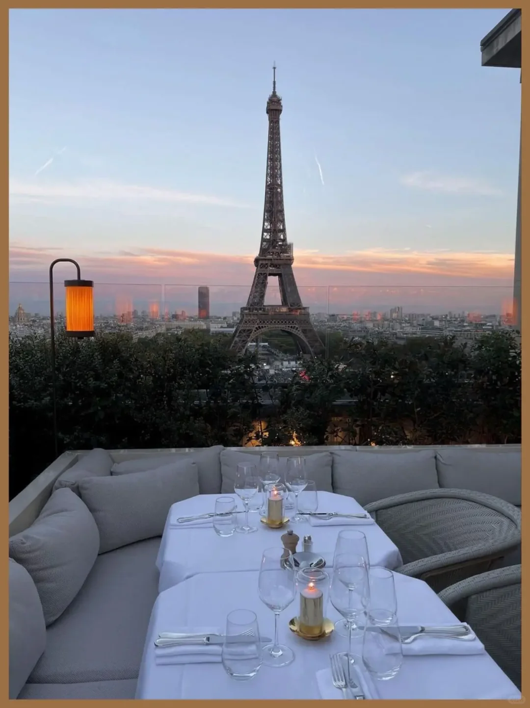 7 Must-Visit Rooftop Restaurants Near the Eiffel Tower in Paris?
