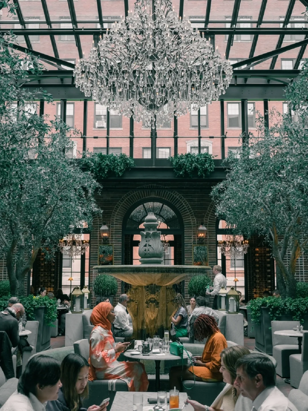 Chicago | A High-Aesthetic, Ambiance-Filled Date Spot Restaurant