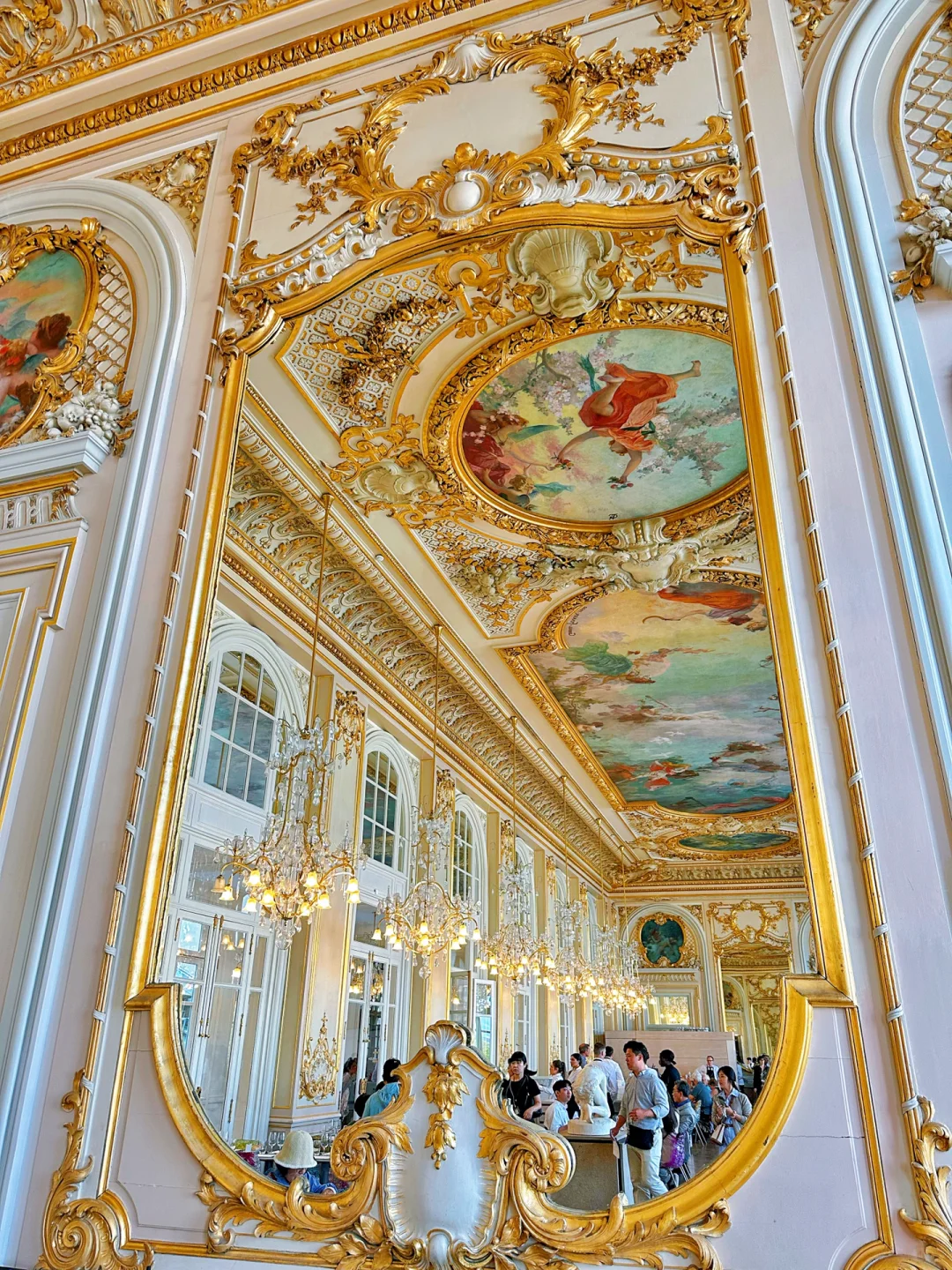 Budget Traveler's Dream! Luxury Dining in Paris for Just €20 Per Person!