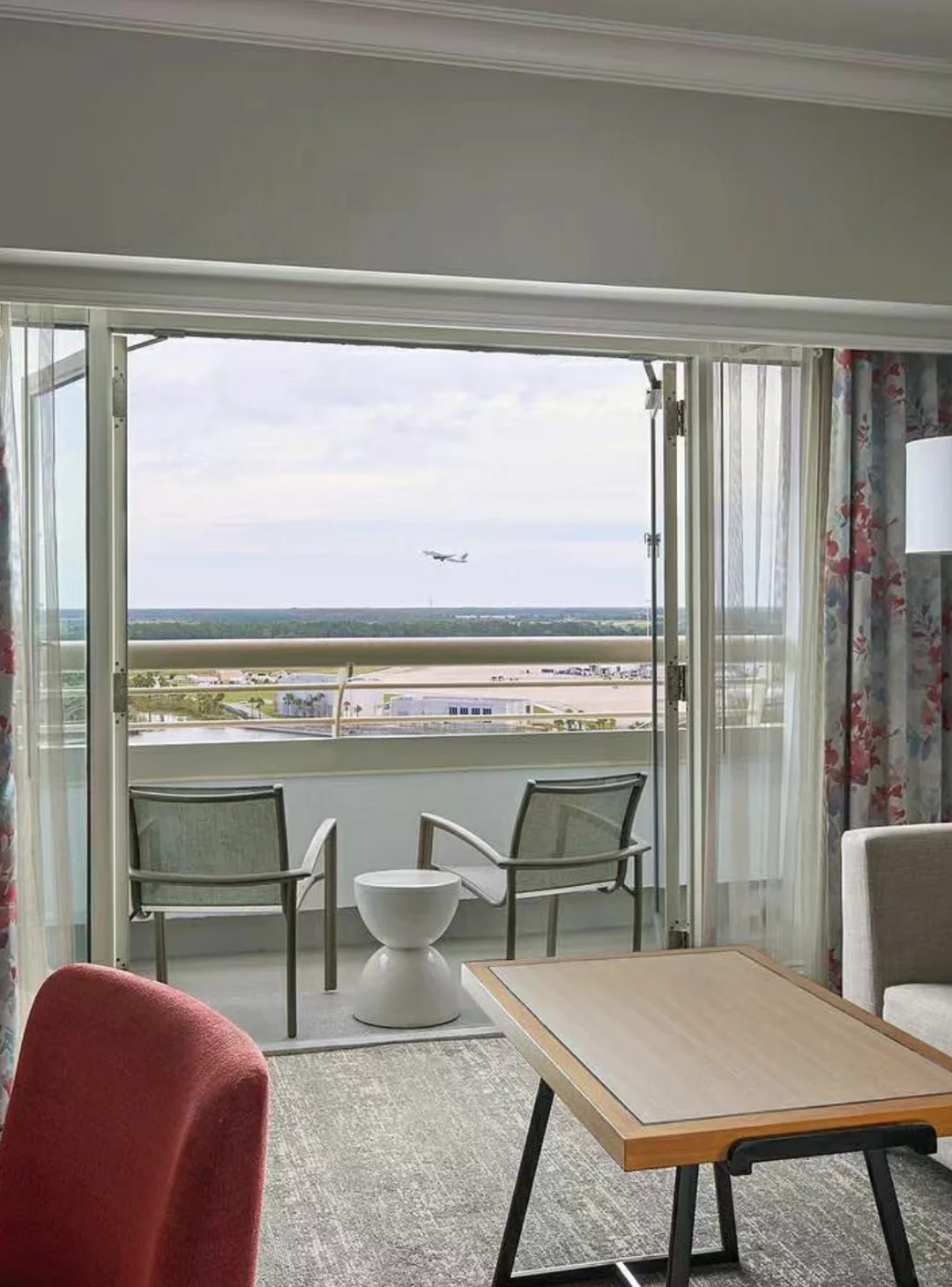 Listen Up‼️ Girls, You Must Stay at This Orlando Hotel!