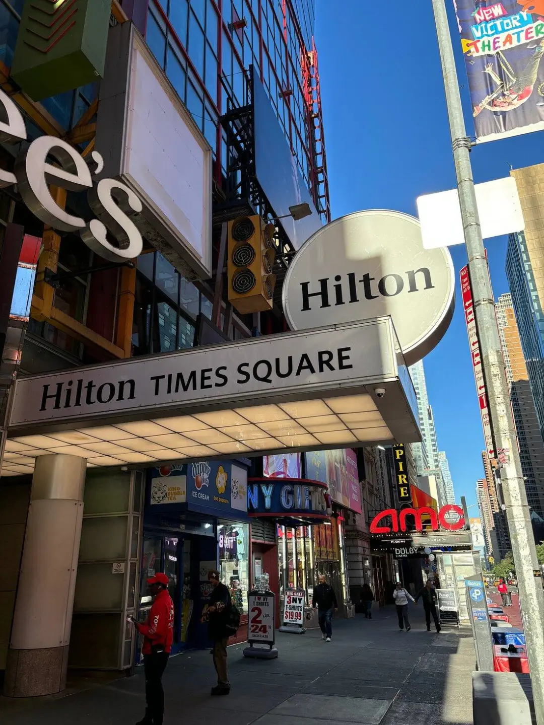 $600!! Staying in Such a Luxurious Hotel in Times Square!!