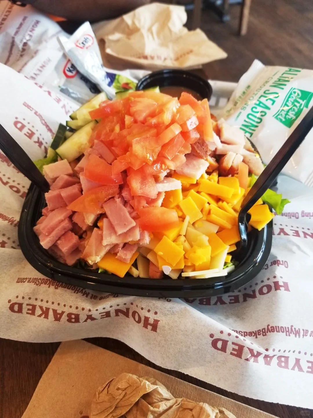 "Las Vegas Honey-Glazed Ham Worth Waiting 2 Hours in Line For"