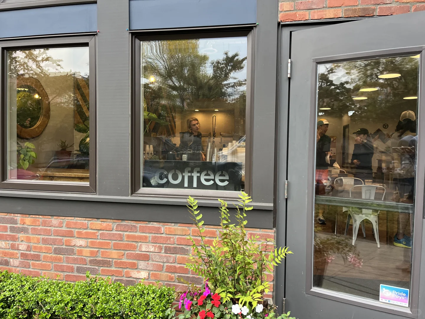 ☕️ Seattle Cafe Hopping - Woodland Coffee