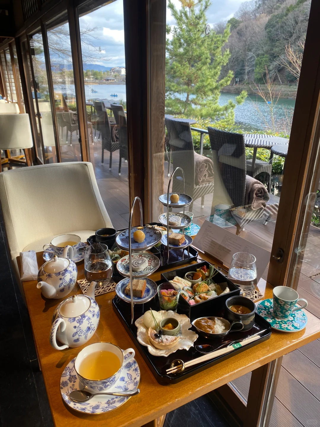 Afternoon Tea by the River in Kyoto's Arashiyama – Saryo Hassui 🎋