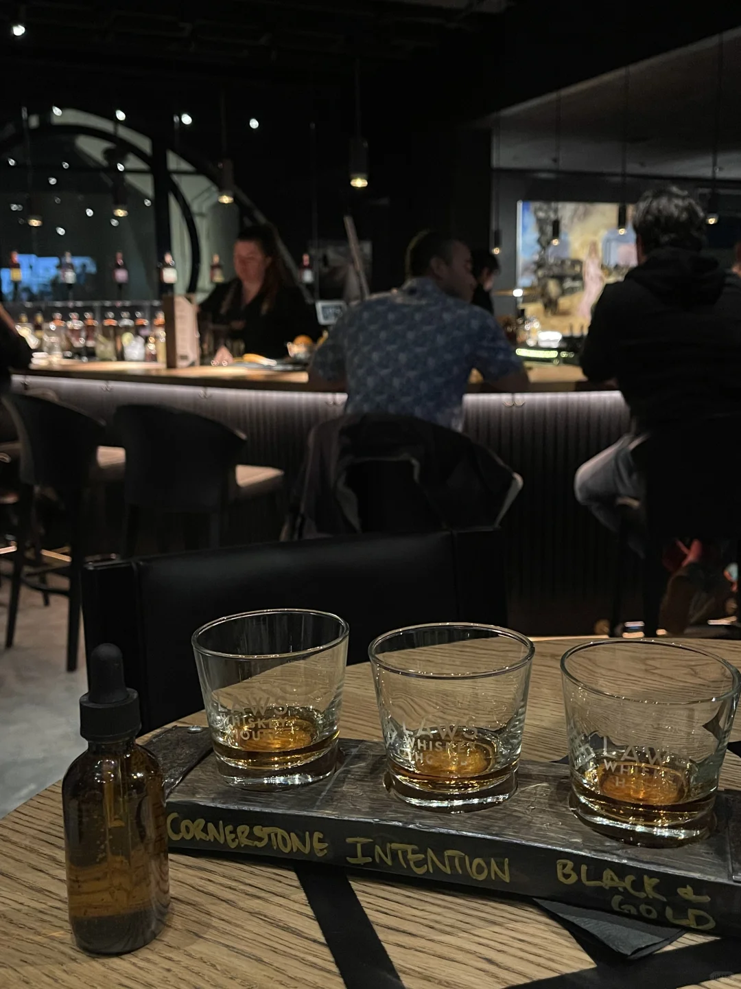 💥 How Can You Miss This Ultra-Chic Whiskey Bar? Denver Edition